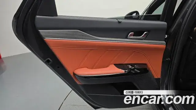 Kia K5 2024 — ფოტო 7/33