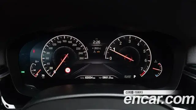 BMW 5 Series 2019 — Фото 8/20