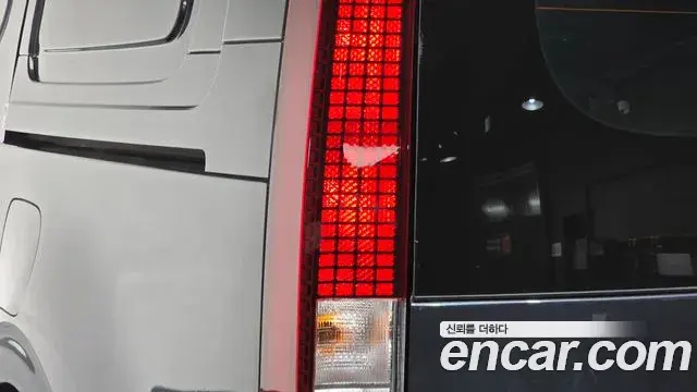 Hyundai Staria 2025 — Şəkil 23/30