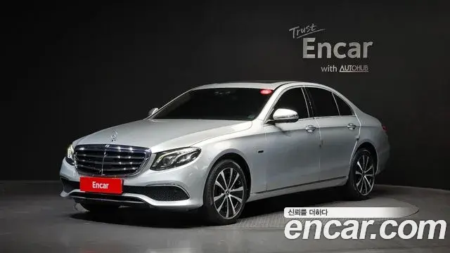 Mercedes-Benz E-Class 2020 — Фото 1/20
