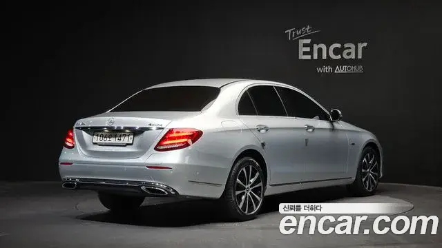 Mercedes-Benz E-Class 2020 — Фото 2/20