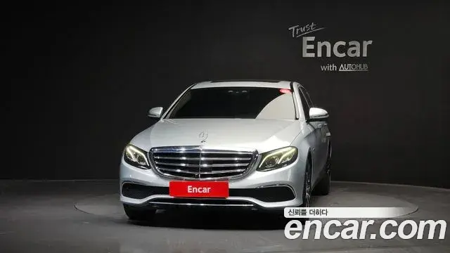 Mercedes-Benz E-Class 2020 — Фото 3/20