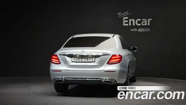 Mercedes-Benz E-Class 2020 — Фото 4/20
