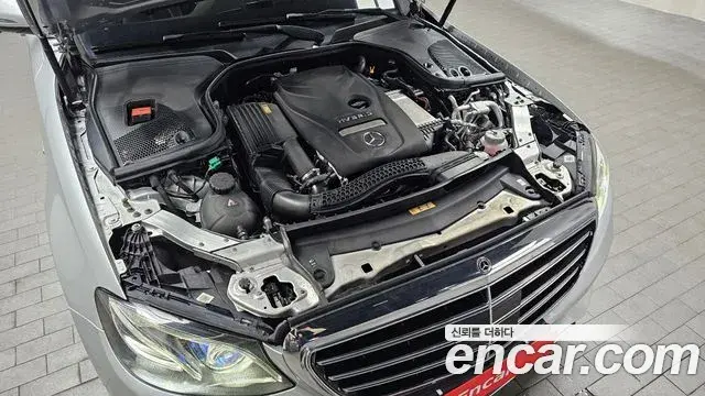 Mercedes-Benz E-Class 2020 — Фото 6/20