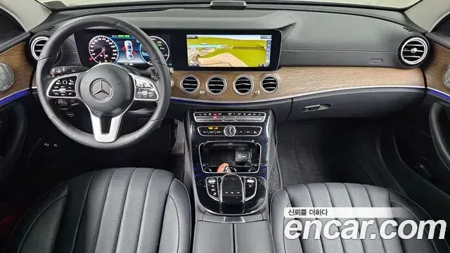 Mercedes-Benz E-Class 2020 — Фото 7/20
