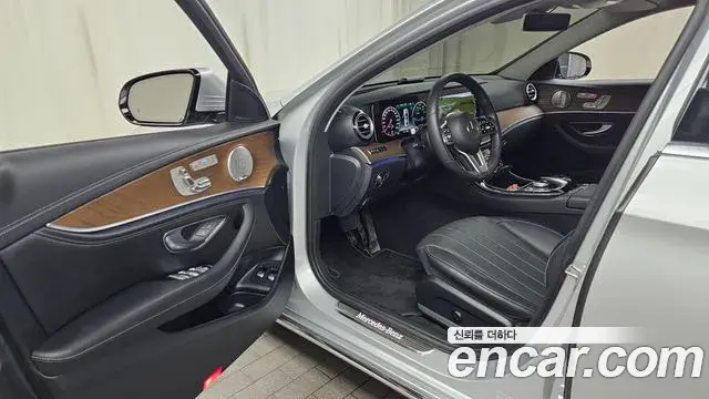 Mercedes-Benz E-Class 2020 — Фото 10/20