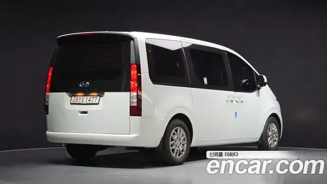 Hyundai Staria 2023 — Фото 2/20