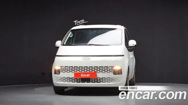 Hyundai Staria 2023 — Фото 3/20