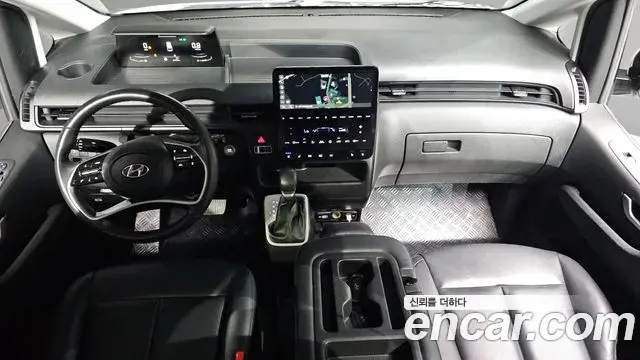 Hyundai Staria 2023 — Фото 7/20