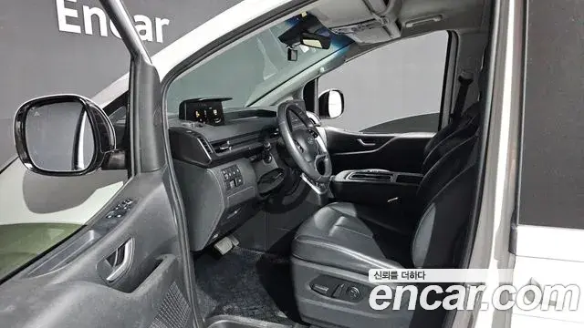 Hyundai Staria 2023 — Фото 10/20