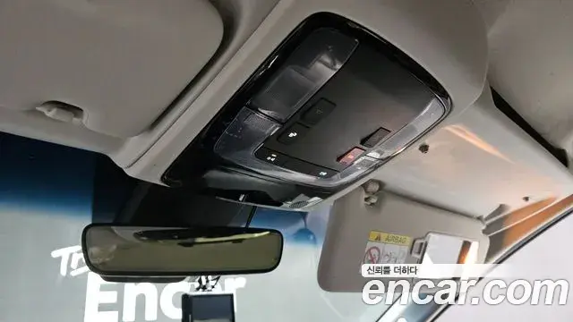 Hyundai Staria 2023 — Фото 17/20