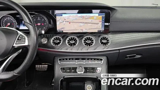 Mercedes-Benz E-Class 2018 — Фото 15/20