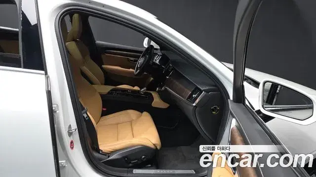 Volvo S90 2021 — Photo 16/20