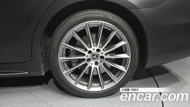 Mercedes-Benz S-Class 2026 — Photo 21/37