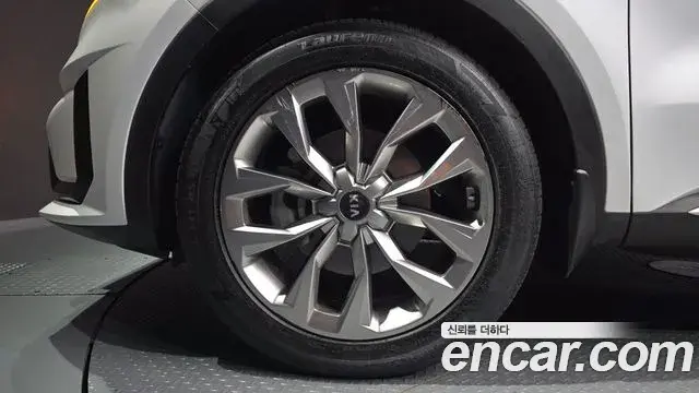 Kia Sorento 2021 — Фото 5/20