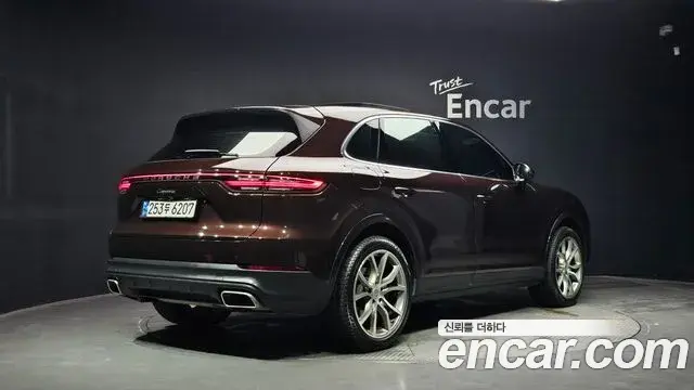 Porsche Cayenne 2019 — Фото 2/20
