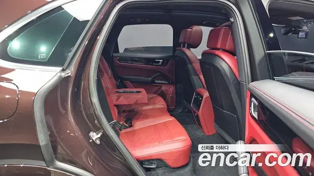 Porsche Cayenne 2019 — Фото 11/20