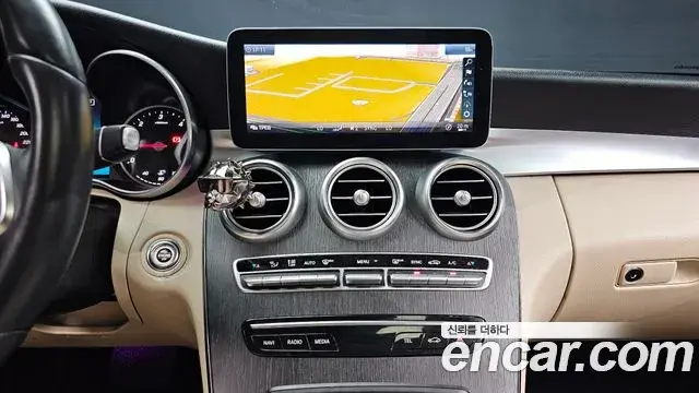 Mercedes-Benz C-Class 2019 — Фото 14/20