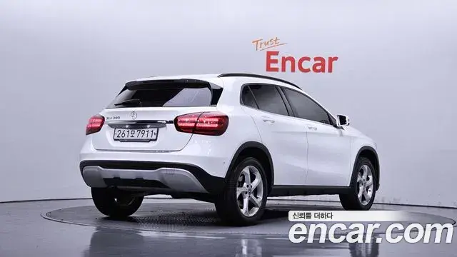Mercedes-Benz GLA-Class 2019 — Photo 22/31