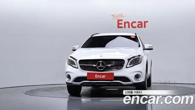 Mercedes-Benz GLA-Class 2019 — Photo 31/31