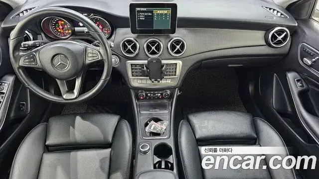 Mercedes-Benz GLA-Class 2019 — Photo 26/31