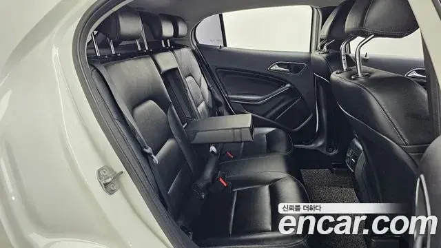 Mercedes-Benz GLA-Class 2019 — Photo 7/31