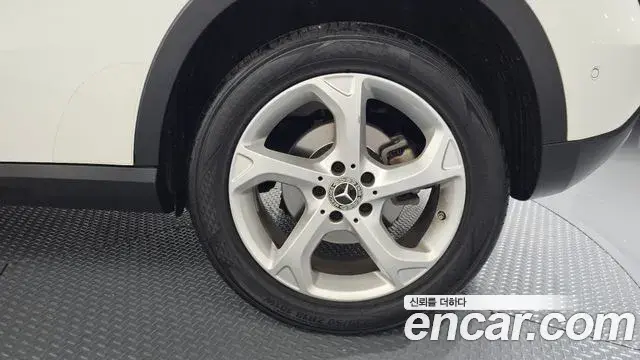 Mercedes-Benz GLA-Class 2019 — Photo 8/31