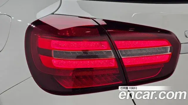 Mercedes-Benz GLA-Class 2019 — Photo 23/31