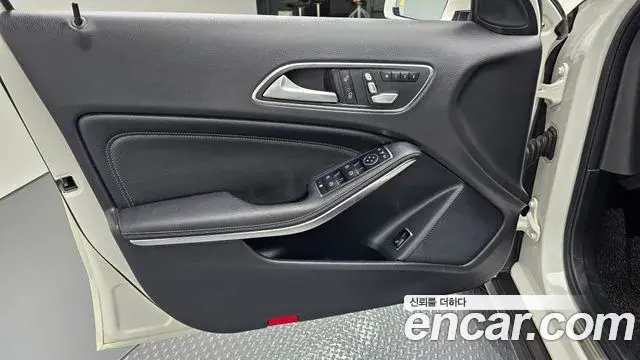 Mercedes-Benz GLA-Class 2019 — Photo 1/31