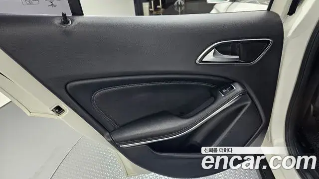Mercedes-Benz GLA-Class 2019 — Photo 24/31