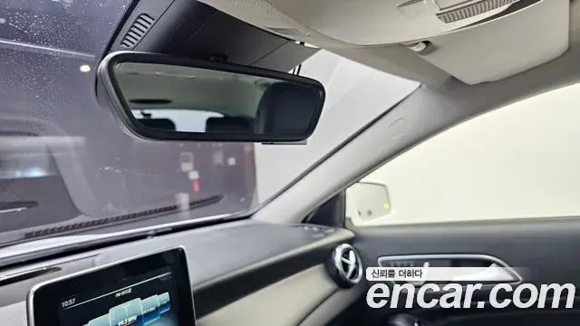 Mercedes-Benz GLA-Class 2019 — Photo 18/31