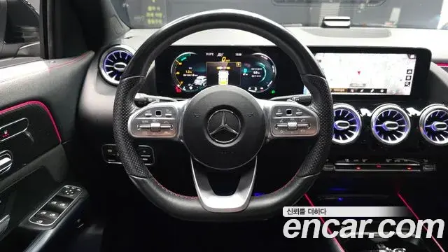 Mercedes-Benz GLA-Class 2020 — Фото 13/20