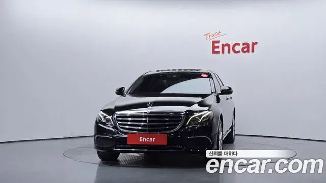 Mercedes-Benz E-Class 2019 — Фото 3/20