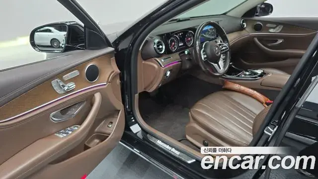 Mercedes-Benz E-Class 2019 — Фото 9/20
