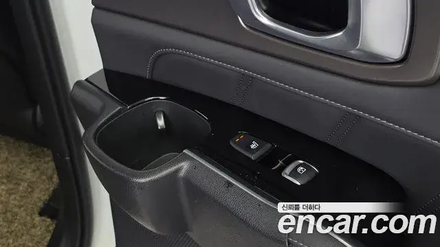 Kia Sorento 2023 — Фото 19/20