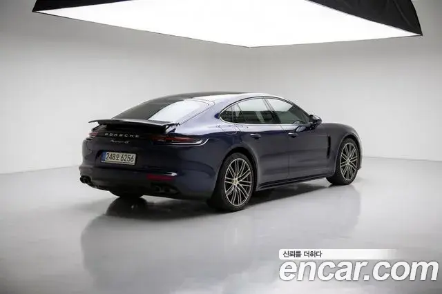 Porsche Panamera 2018 — Фото 3/20