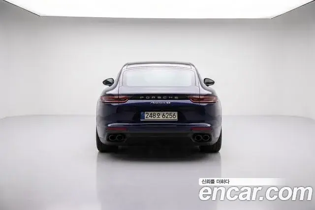 Porsche Panamera 2018 — Фото 10/20