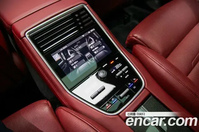 Porsche Panamera 2018 — Фото 17/20