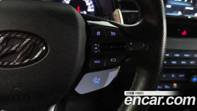 Hyundai Veloster 2021 — Фото 17/20