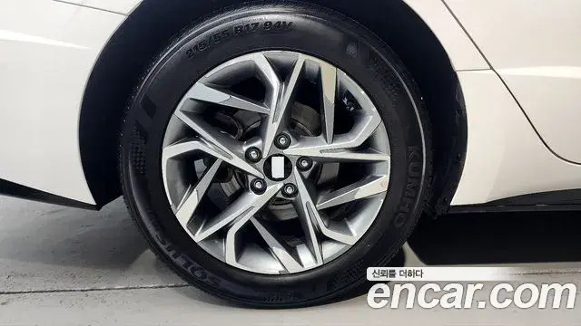 Hyundai Sonata 2021 — Фото 4/20