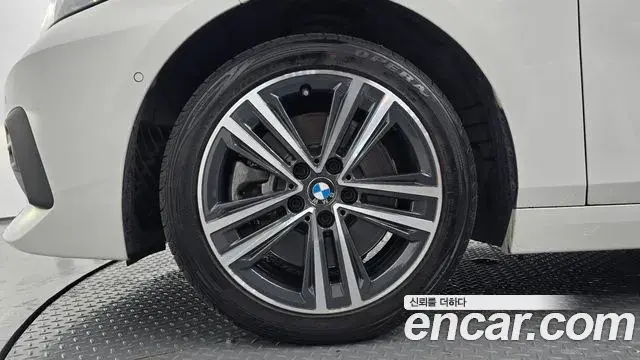 BMW 2 Series Gran Coupe 2021 — Фото 5/20