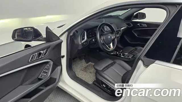 BMW 2 Series Gran Coupe 2021 — Фото 11/20