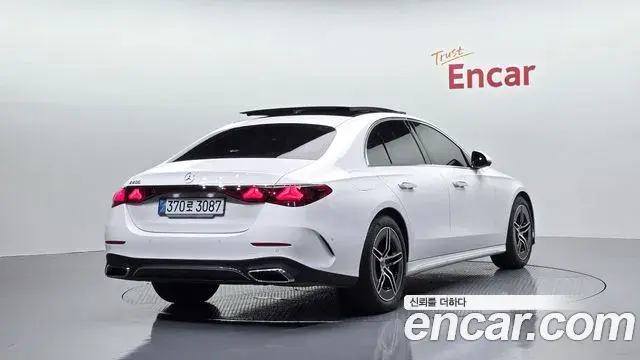 Mercedes-Benz E-Class 2026 — Photo 2/20