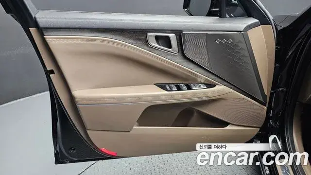 Kia K8 2021 — Photo 8/30
