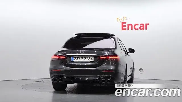 Mercedes-Benz E-Class 2023 — Фото 4/20
