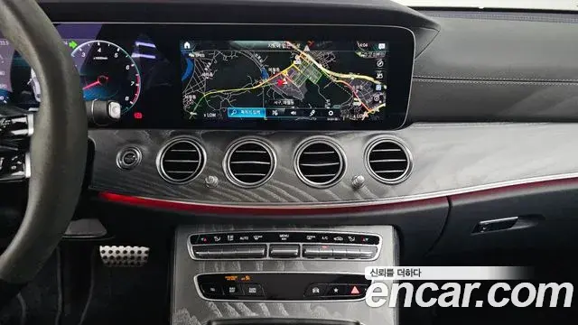 Mercedes-Benz E-Class 2023 — Фото 12/20