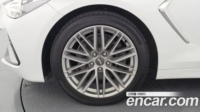 Genesis G70 2019 — Photo 10/20