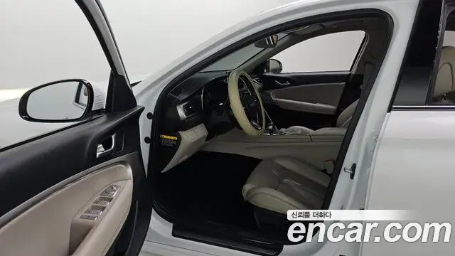 Genesis G70 2019 — Photo 16/20