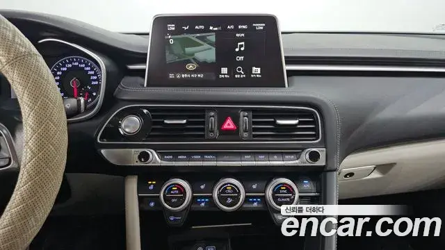Genesis G70 2019 — Photo 15/20