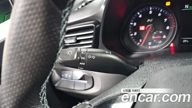 Hyundai Veloster 2019 — Фото 18/20